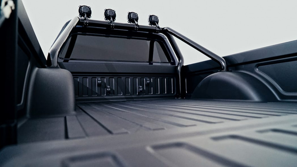 Alpha Motor Corporation Wolf EV truck